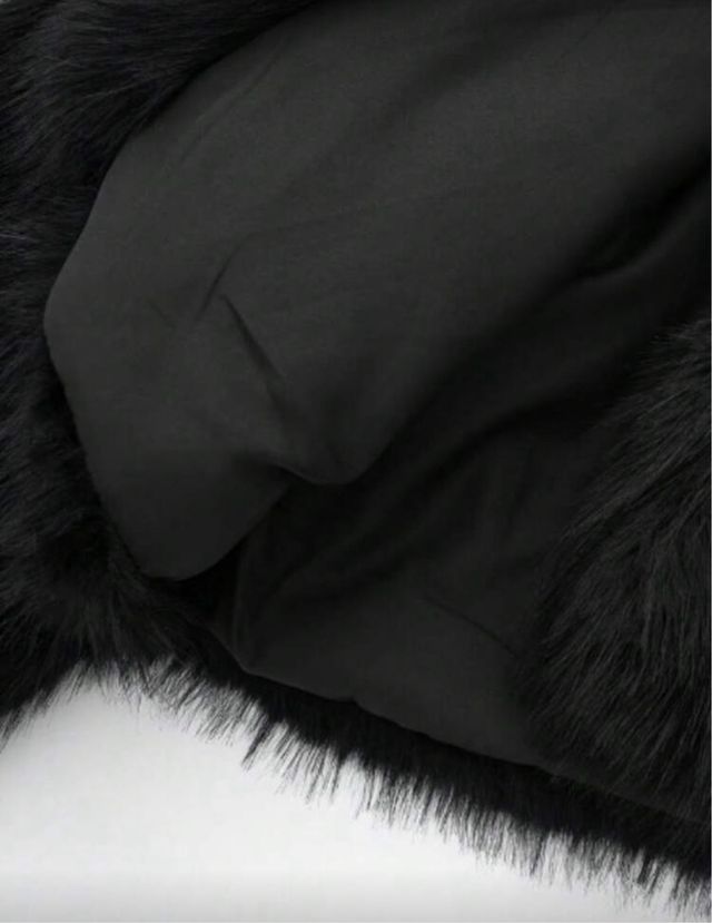 Chaqueta corta negra