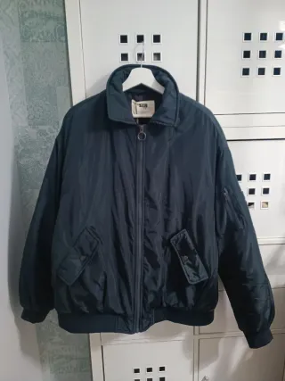 Chaqueta bomber Pull&Bear azul mujer