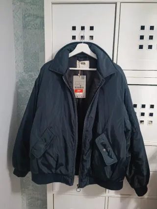 Chaqueta bomber Pull&Bear azul mujer