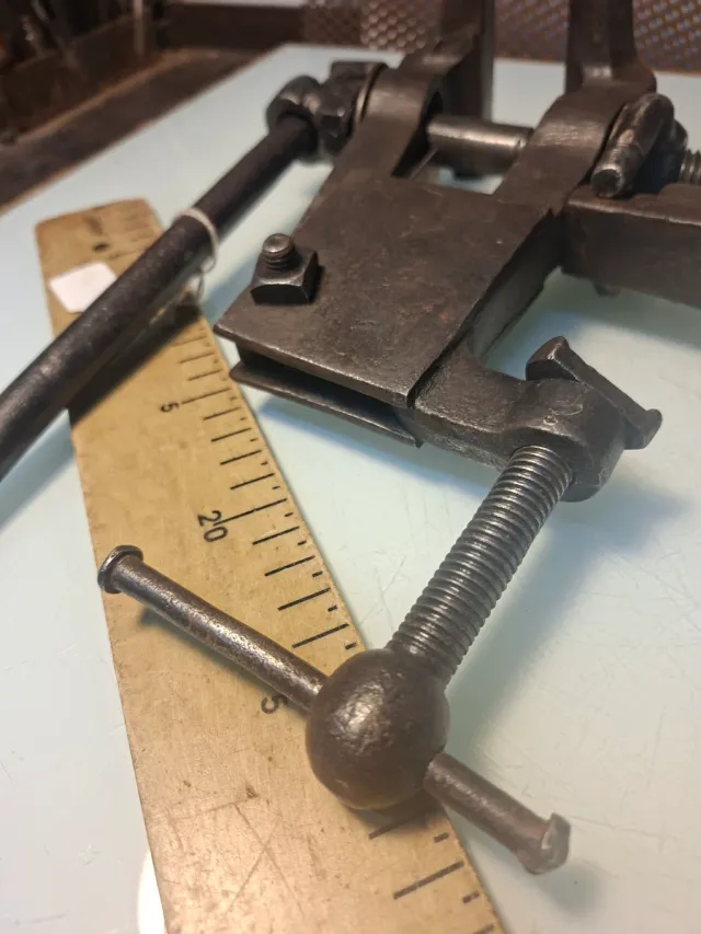 Tornillo de banco antiguo