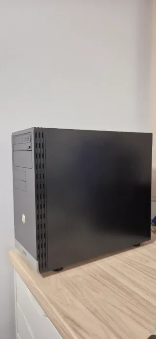 PC Retro P4 2GHz ATi 9600XT y SB100