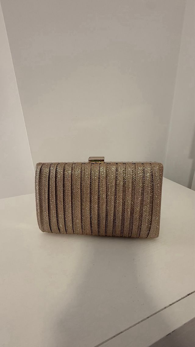 Bolso de fiesta beige y dorado