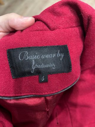 Abrigo paño Stradivarius granate