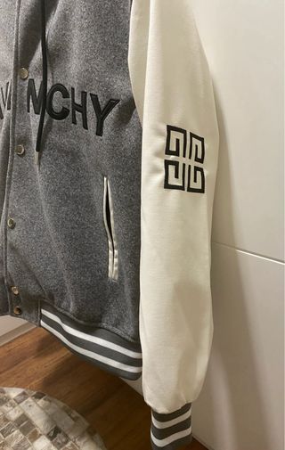 Cazadora Givenchy Gris y Blanca Talla M