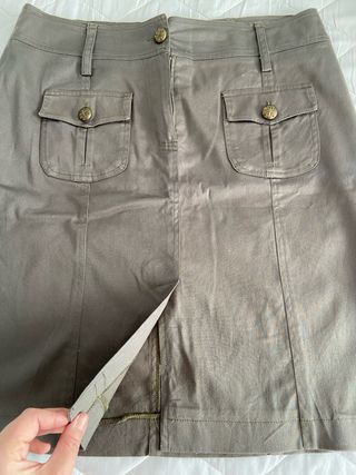 Falda marrón con bolsillos