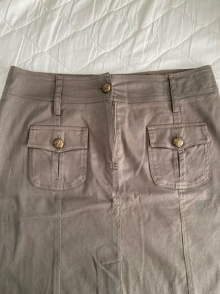 Falda marrón con bolsillos
