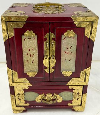 ELEGANTE JOYERO CHINO CAOBA LACADA Y JADE