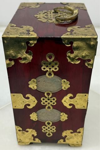 ELEGANTE JOYERO CHINO CAOBA LACADA Y JADE