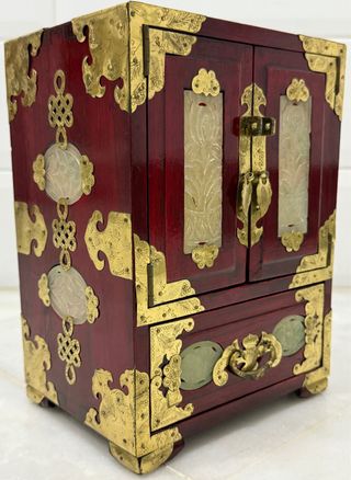 ELEGANTE JOYERO CHINO CAOBA LACADA Y JADE