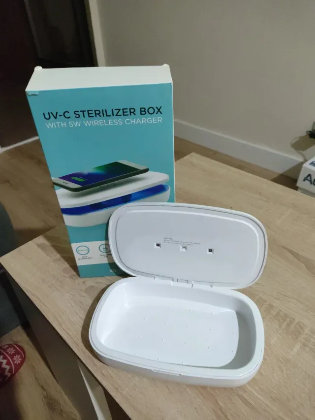 Caja Esterilizadora UV con Cargador Inalámbrico