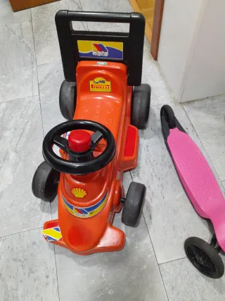 Patinete infantil musical rojo y rosa