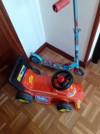 Patinete infantil musical rojo y rosa