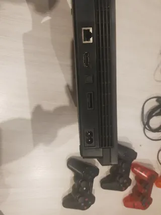 Consola PlayStation 3 con 4 mandos