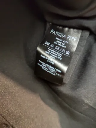 Gabardina Patrizia Pepe Negra