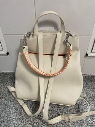 Mochila Desigual blanca y naranja