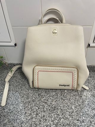 Mochila Desigual blanca y naranja