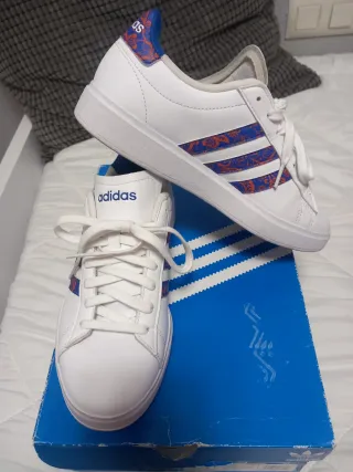 Zapatillas Adidas Blancas y Azules