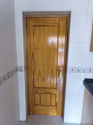 Puerta interior madera maciza
