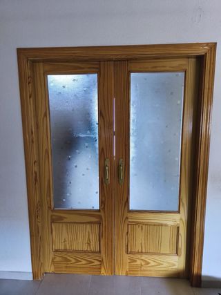 Puerta interior madera maciza