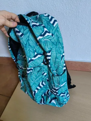 Mochila estampado hojas