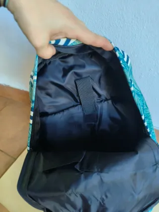 Mochila estampado hojas