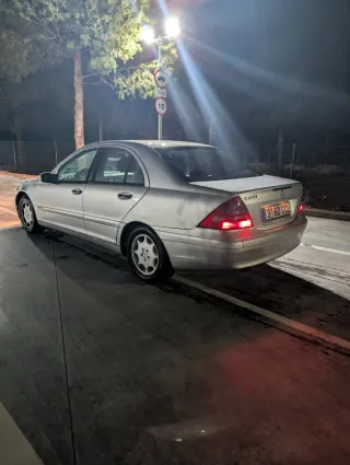 Mercedes-Benz Clase C 2003
