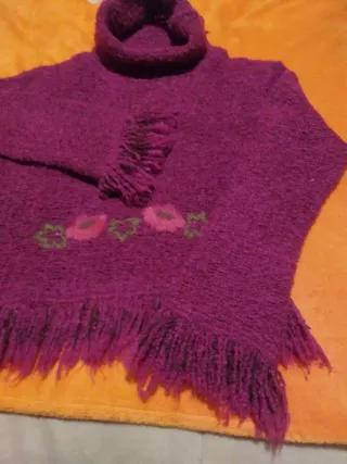 Jersey grueso cuello alto con flores