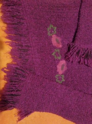 Jersey grueso cuello alto con flores