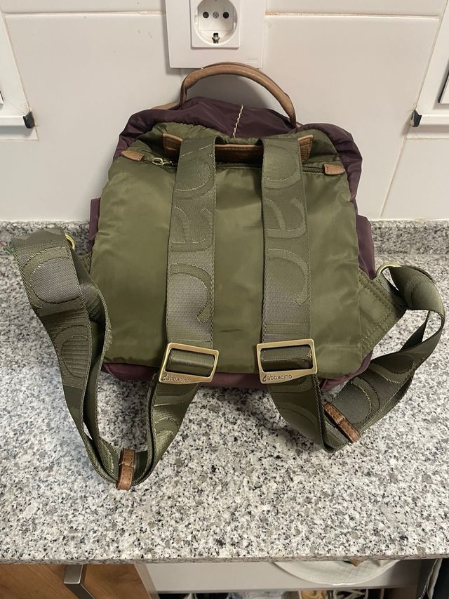Mochila Abbacino verde y morada