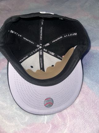 Gorra New Era Negra y Roja