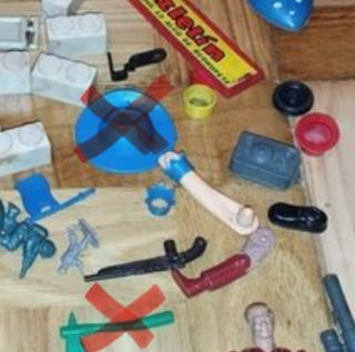 Lote piezas y complementos juguetes antiguos