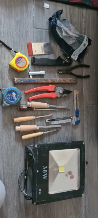 Herramientas varias de segunda mano