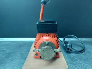 Bomba Yunk D-2 latón