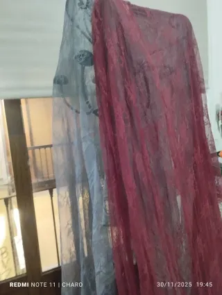 Mantillas encaje gris y rojo se vende separadas