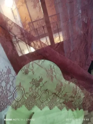 Mantillas encaje gris y rojo se vende separadas