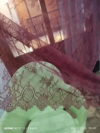 Mantillas encaje gris y rojo se vende separadas