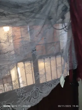 Mantillas encaje gris y rojo se vende separadas