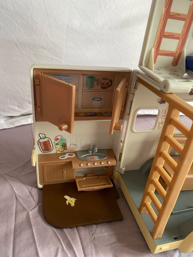 Coche y Caravana Bluey