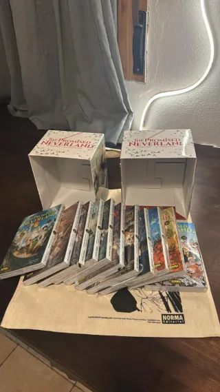 THE PROMISED NEVERLAND 1 a 10 y 20 con cofre