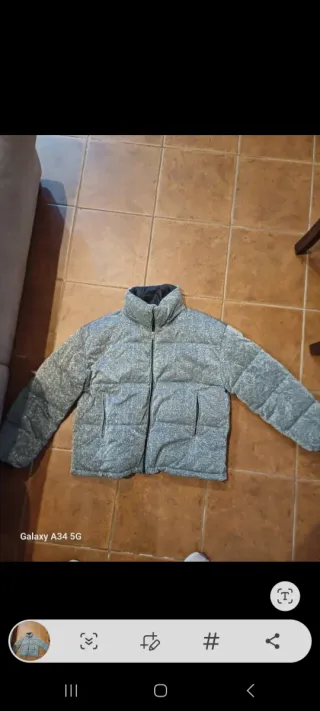 Abrigo acolchado plateado