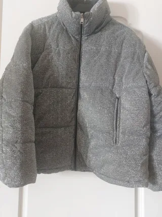 Abrigo acolchado plateado