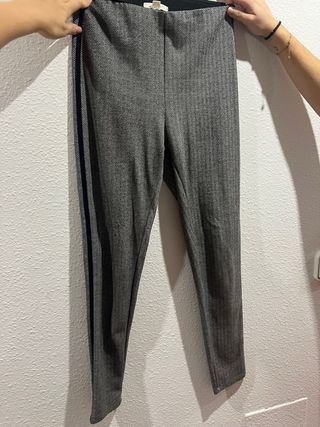 Pantalones grises con estampado de espiga