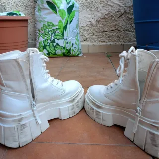 Botas Bershka Chunky Blancas con Cordones