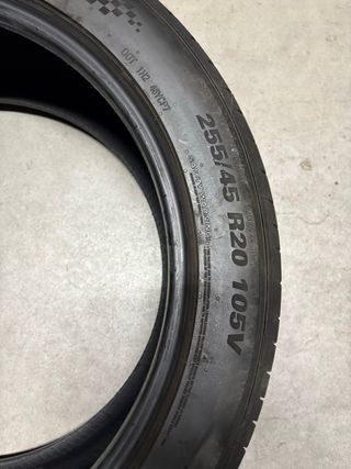 Neumático Kumho 255/45 R20 105V