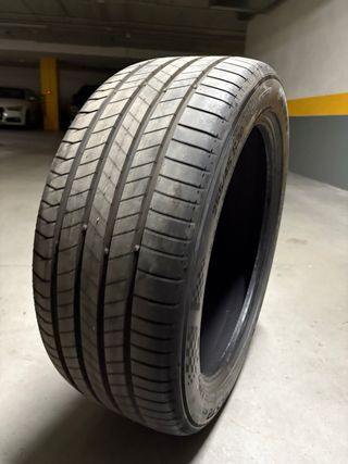 Neumático Kumho 255/45 R20 105V