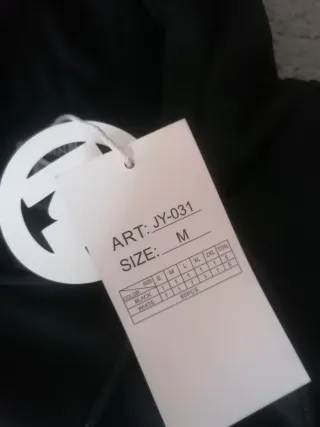 Felpa nera con cappuccio - Nuova con cartellino