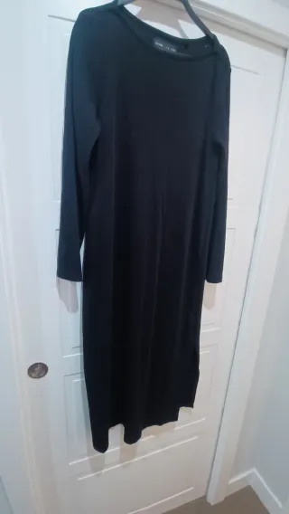 Vestido de punto negro largo