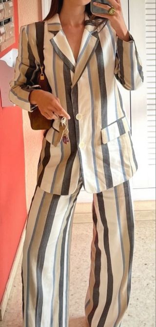 Traje Sfera rayas beige, azul y gris