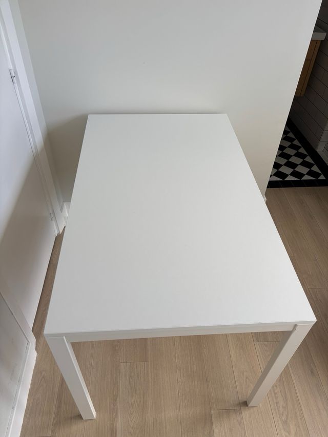 Tavolo da scrivania bianco