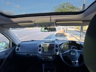 Volkswagen Tiguan 2010 diesel Volante a la derecha